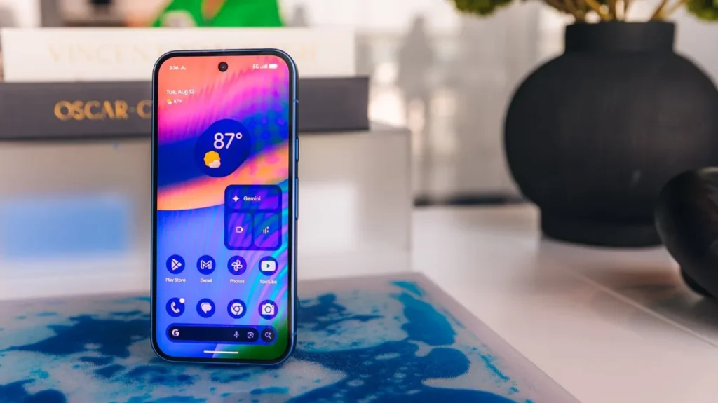 Google Pixel 10 و Samsung Galaxy S25